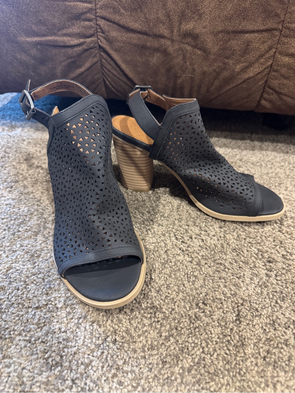 Universal Thread Black Laser-Cut Open-Toe Wedge Sandals with Ankle Strap - Picture 2 of 8